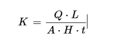 Fórmula para calcular a Taxa de Permeabilidade exemplificada em cálculo matemático.